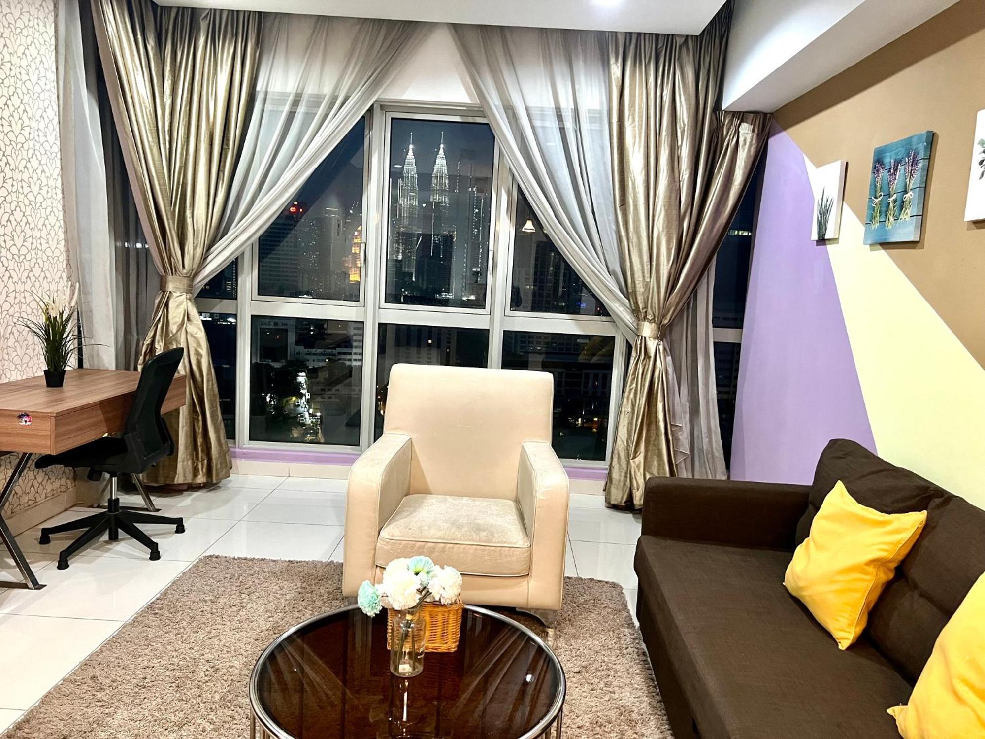 Regalia Suites 424 Куала-Лумпур Экстерьер фото