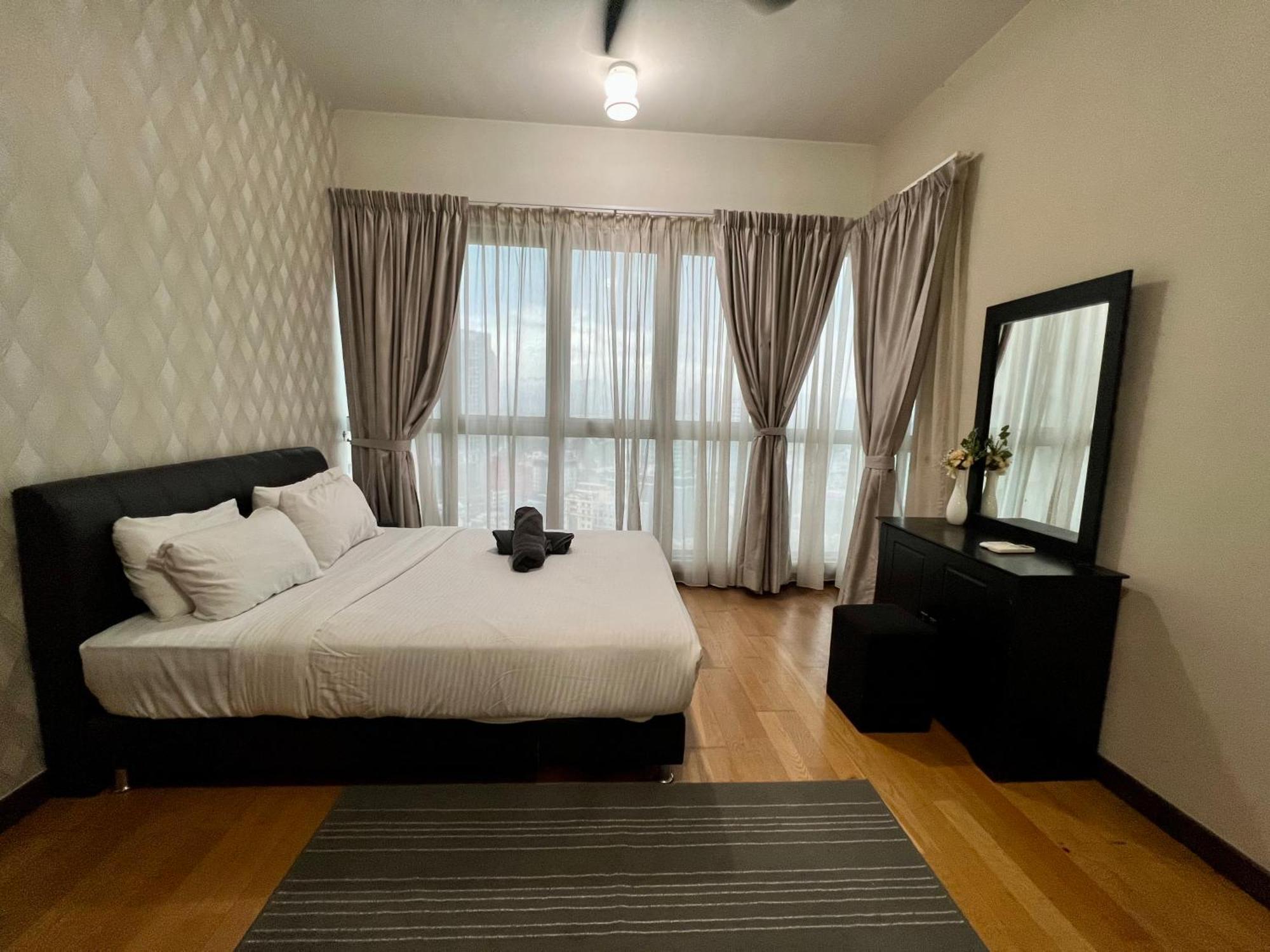 Regalia Suites 424 Куала-Лумпур Экстерьер фото